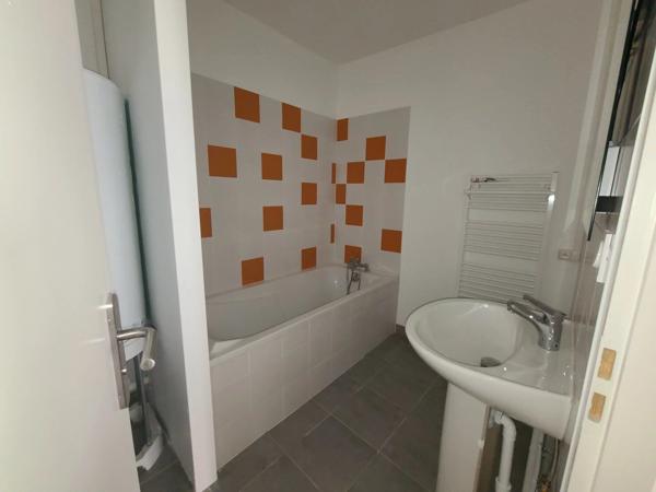 Location Appartement 3 pièces 74 m2 à Romans-sur-Isère