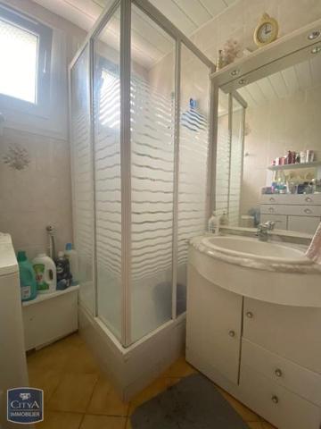 Appartement à louer 4 pièces 66.85m²