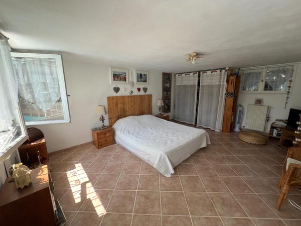 Cité Mion: Villa art déco avec garage et piscine