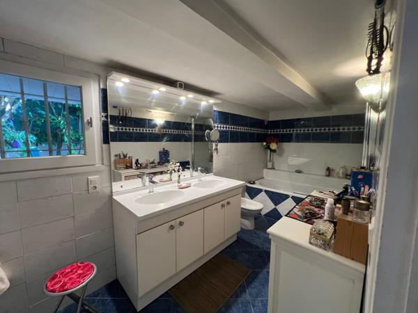 Cité Mion: Villa art déco avec garage et piscine