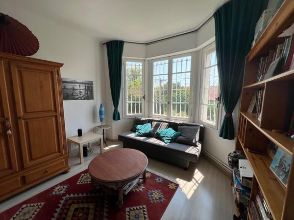 Cité Mion: Villa art déco avec garage et piscine