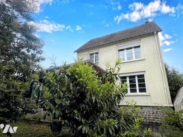 LA FERTE MACE, maison 3 ch, garage et jardin, à rénover