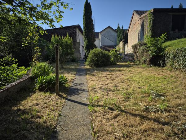 Maison 125 m2 - Jardin 300 m2 - Centre Morlàas.