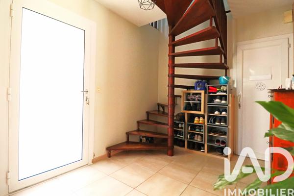 Maison à vendre 5 pièces 107 m² Saint-Cannat