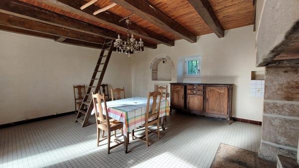 Maison et grange sur terrain de 1937m²