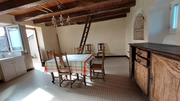 Maison et grange sur terrain de 1937m²