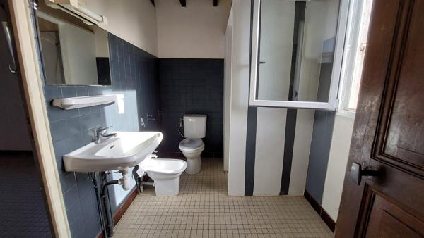 Maison et grange sur terrain de 1937m²