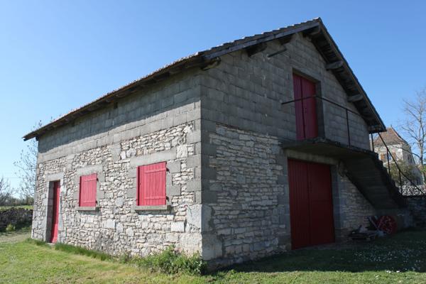 Maison et grange sur terrain de 1937m²