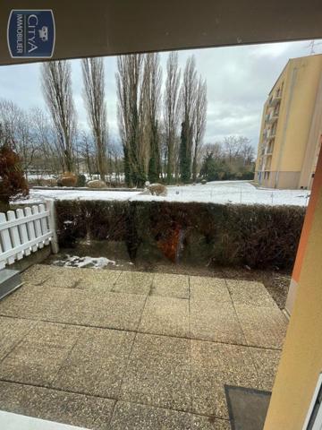 Appartement à louer 1 pièce 32.3m²