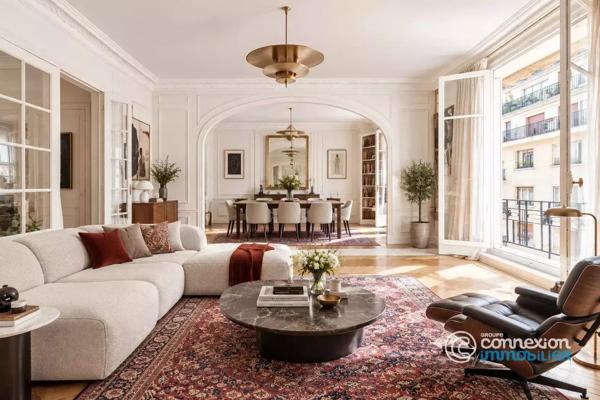 Familial, bel immeuble Art Déco