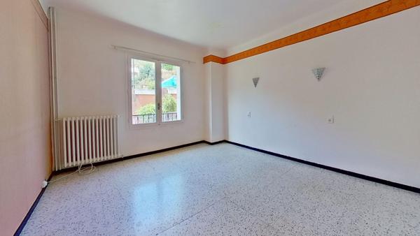 Maison
         4 pièces
        - 73 m² Exclusivité 130 000 € *