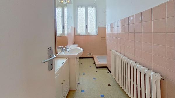 Maison
         4 pièces
        - 73 m² Exclusivité 130 000 € *