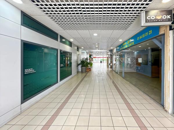 Location Local commercial 1 pièces 37 m2 à Saint-Germain-Lès-Corbeil