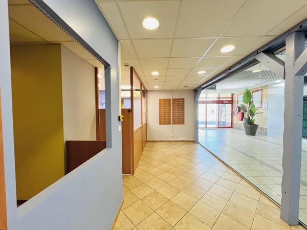 Location Local commercial 1 pièces 37 m2 à Saint-Germain-Lès-Corbeil