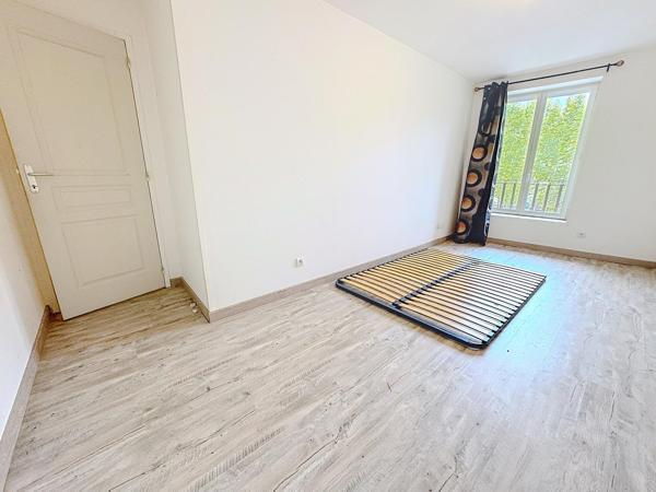 Maison de ville rénovée avec cave voutée