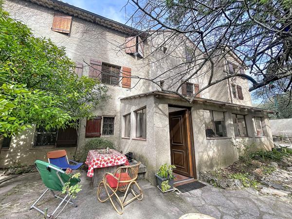 Plan de Grasse - 10 pièces, 170 m², terrain de 350 m2 proche tous commerces