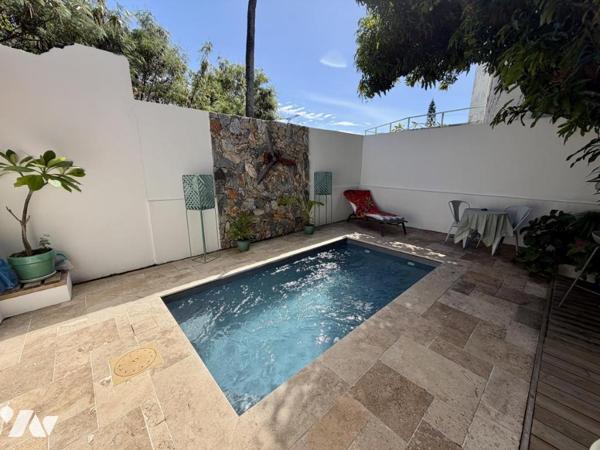 SAINT DENIS VILLA T5 PARKINGS PISCINE