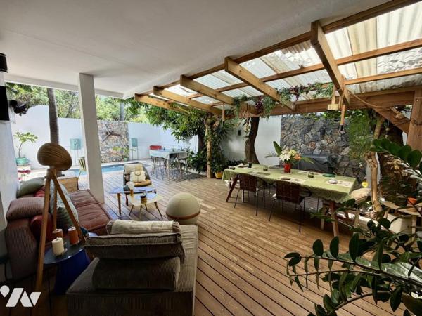 SAINT DENIS VILLA T5 PARKINGS PISCINE