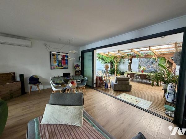 SAINT DENIS VILLA T5 PARKINGS PISCINE