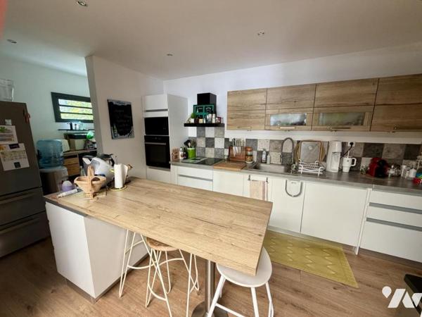 SAINT DENIS VILLA T5 PARKINGS PISCINE