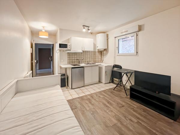 Studio meublé avec balcon et parking, à deux pas de la gare de Melun