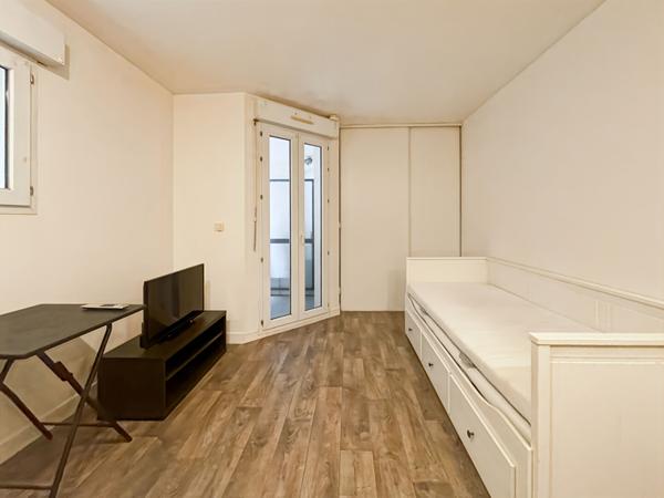 Studio meublé avec balcon et parking, à deux pas de la gare de Melun