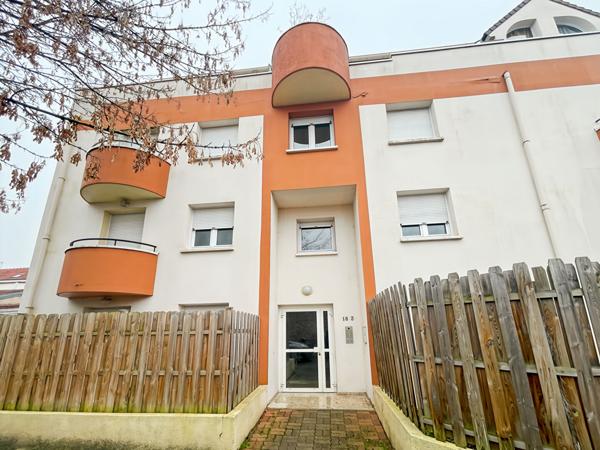 Studio meublé avec balcon et parking, à deux pas de la gare de Melun