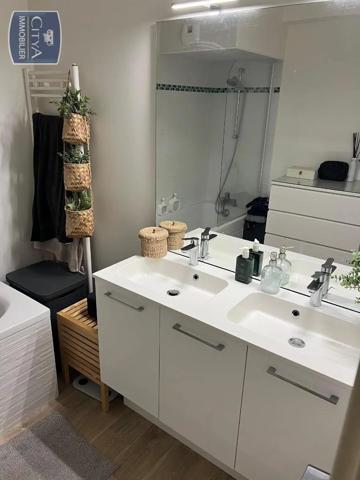 Appartement à louer 3 pièces 65.77m² Dijon (21000)