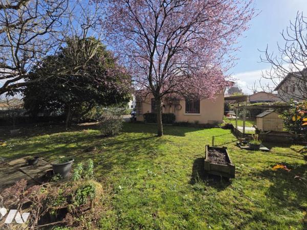 Maison individuelle sur terrain clos et arboré
