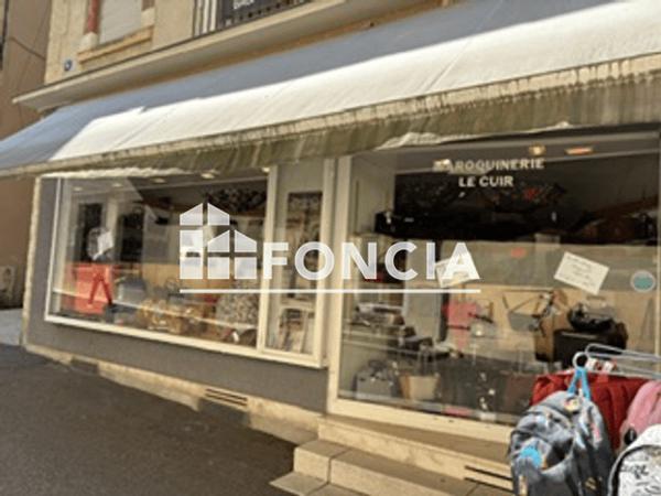 Location Local commercial 4 pièces 155.93 m² - 4 RUE DU MONUMENT Bourgoin-jallieu 38300