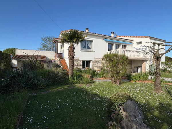 Maison Surgeres 7 pièce(s) 175 m2