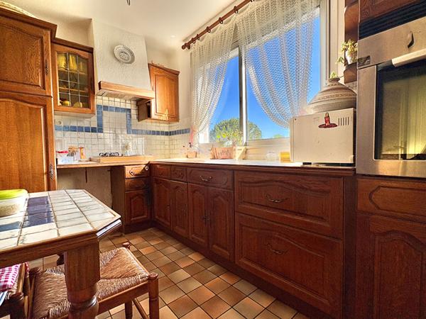 Maison Surgeres 7 pièce(s) 175 m2