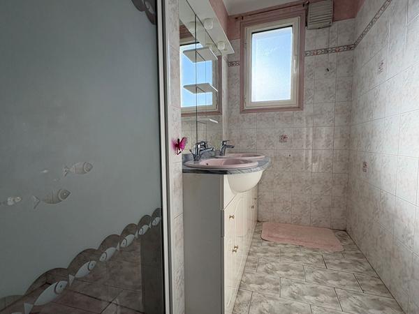Maison Surgeres 7 pièce(s) 175 m2