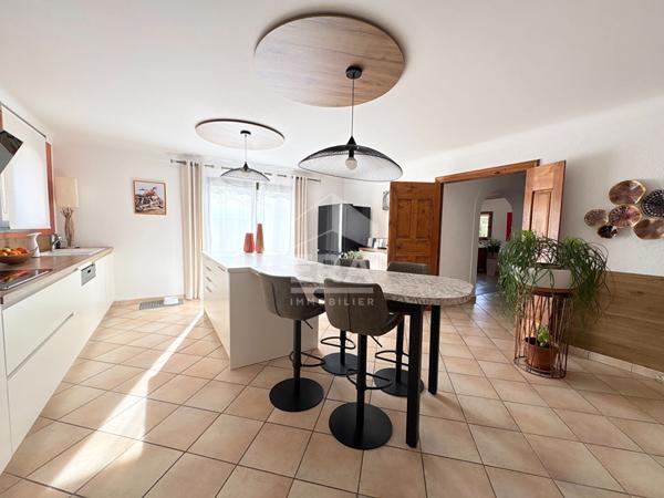 A VENDRE 84120 PERTUIS MAISON TYPE 7 PIECES 200M² AVEC JARDIN, GARAGE, ATELIER ET PISCINE