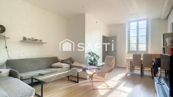 Ensemble Immobilier à Lagrasse, appartements, murs commerciaux et locaux.