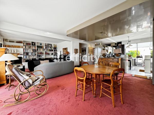 Appartement
         5 pièces
        - 143 m² Bien prestige 520 000 € *