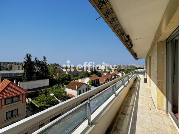 Appartement
         5 pièces
        - 143 m² Bien prestige 520 000 € *