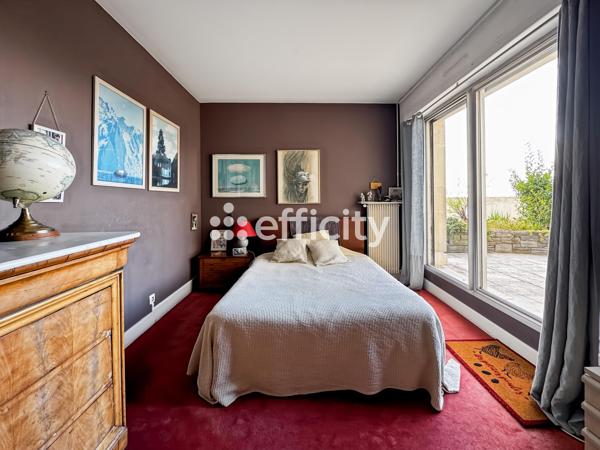 Appartement
         5 pièces
        - 143 m² Bien prestige 520 000 € *