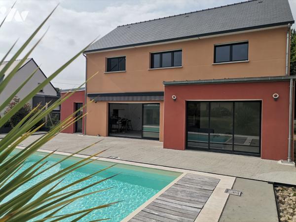 BREAL SOUS MONTFORT, maison de 157 m² hab. avec pîscine chauffée