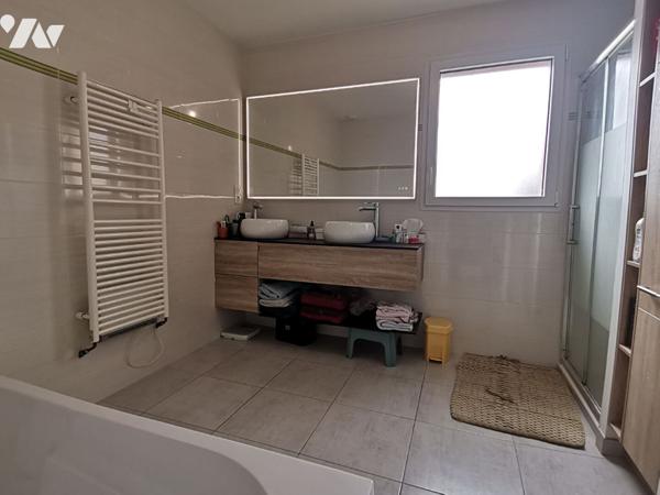 BREAL SOUS MONTFORT, maison de 157 m² hab. avec pîscine chauffée