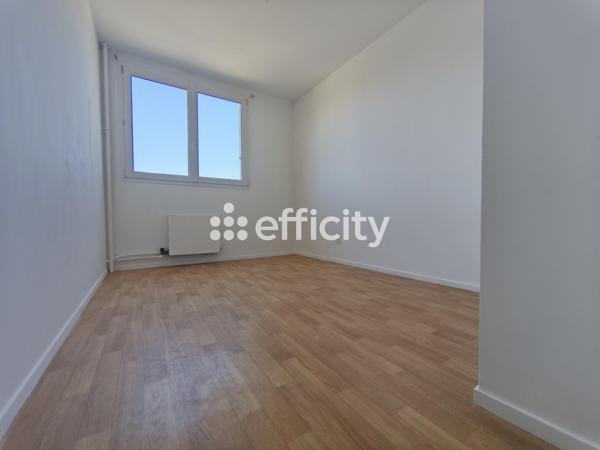 Appartement
         4 pièces
        - 70 m² 81 000 € *