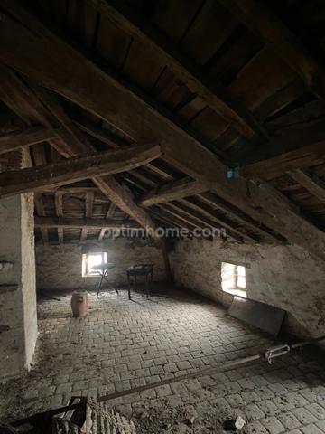 Grande maison en pierre de 227m2 centre bourg, 6 chambres.