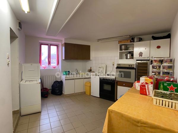 Grande maison en pierre de 227m2 centre bourg, 6 chambres.