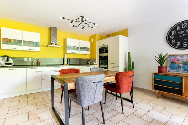 Appartement
         4 pièces
        - 80 m² Exclusivité 155 000 € *