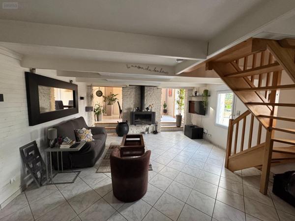 Maison à vendre à Pont-de-Buis-lès-Quimerch dans le Finistère (29590), ref : 1001382   
Centre ville