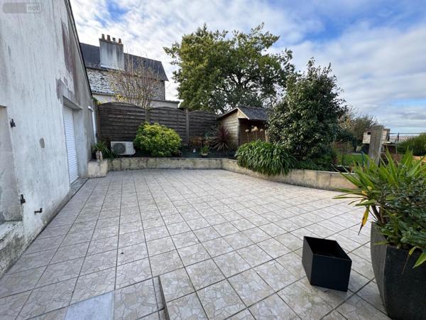 Maison à vendre à Pont-de-Buis-lès-Quimerch dans le Finistère (29590), ref : 1001382   
Centre ville