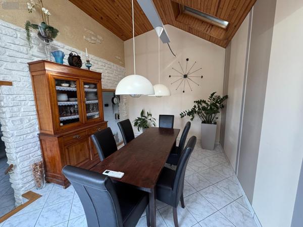 Maison à vendre à Pont-de-Buis-lès-Quimerch dans le Finistère (29590), ref : 1001382   
Centre ville