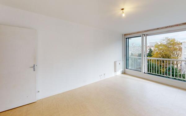 Appartement à louer    1 pièce •  Saint-Étienne