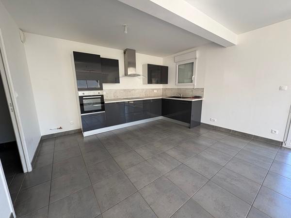 Amboise, maison contemporaine de 2015, 3 chambres 91.6 m2