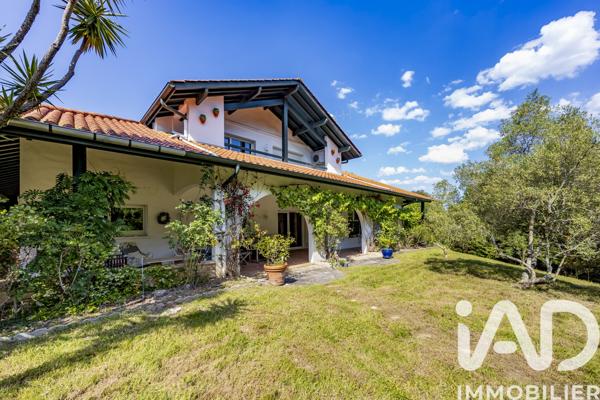 Maison à vendre 8 pièces 266,73 m² Urrugne